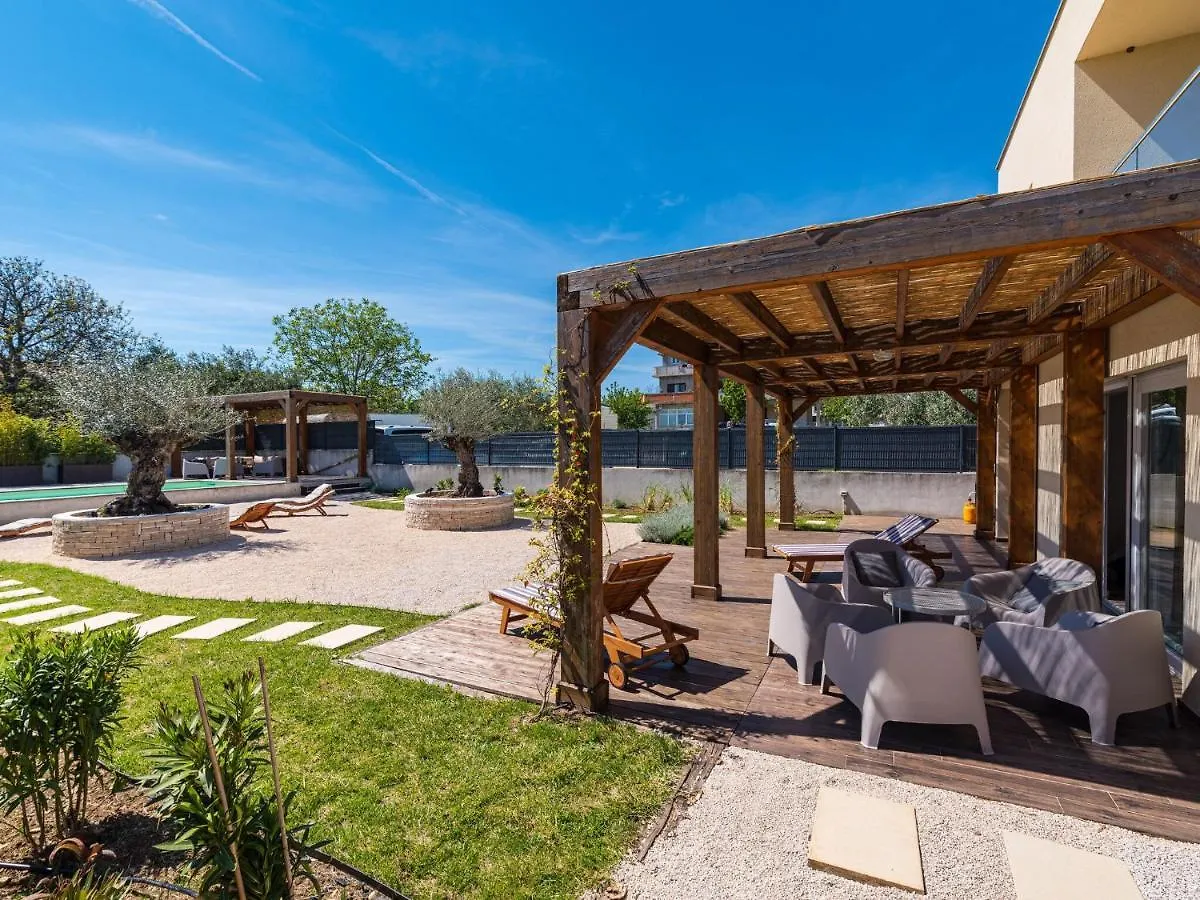 Villa In Bibinje With Private Pool And Garden 0*,