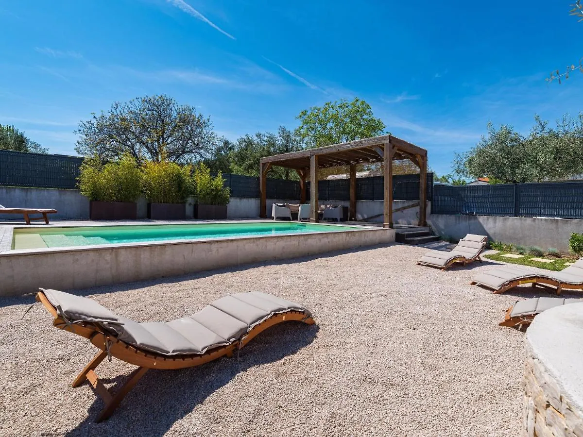 Villa In Bibinje With Private Pool And Garden