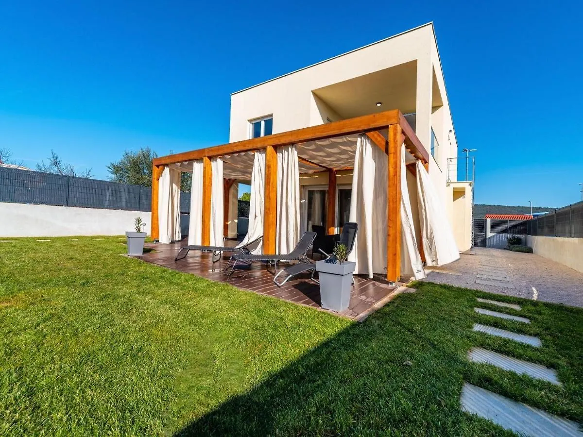 Villa In Bibinje With Private Pool And Garden