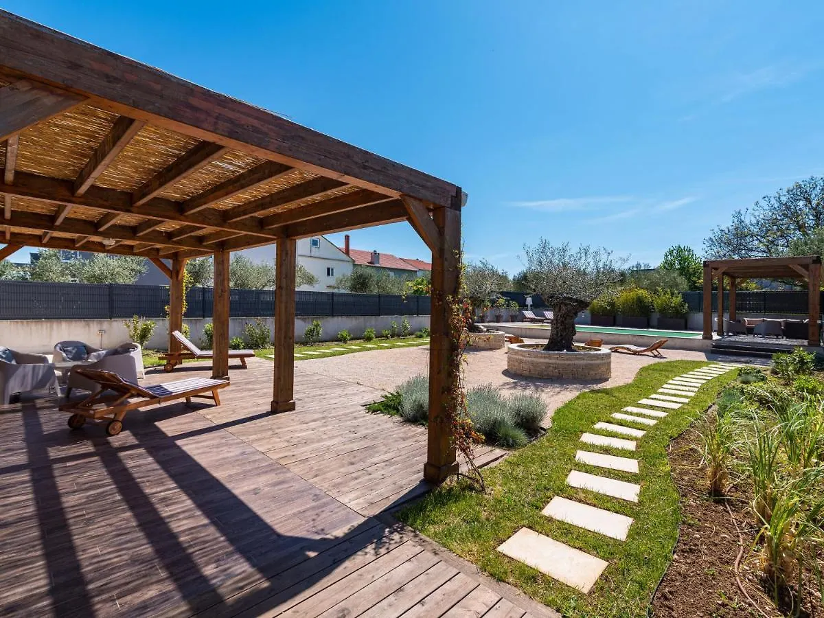 Villa In Bibinje With Private Pool And Garden